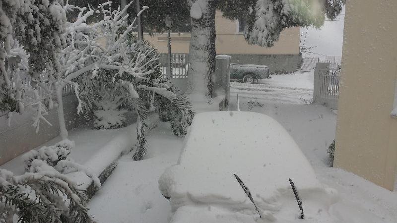 Χωρίς ρεύμα και νερό η Αλόννησος λόγω του χιονιά, προβλήματα και στη Σκόπελο | iefimerida.gr 1