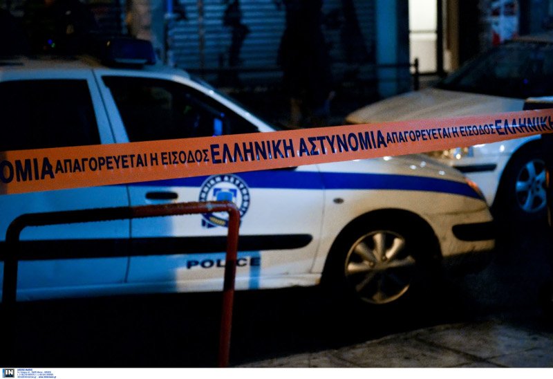 Πυροβολισμοί έξω από τα γραφεία του ΠΑΣΟΚ -Τραυματίστηκε αστυνομικός | iefimerida.gr 2