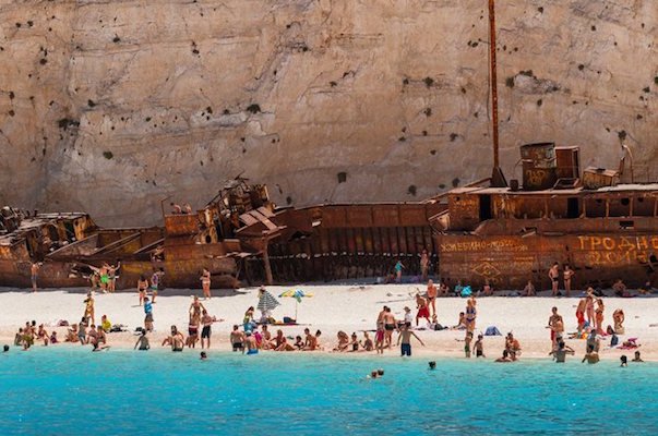 Το Ναυάγιο στη Ζάκυνθο έχει ιδιοκτήτη! -Εμφανίστηκε η οικογένεια του πλοιοκτήτη και το διεκδικεί | iefimerida.gr 1