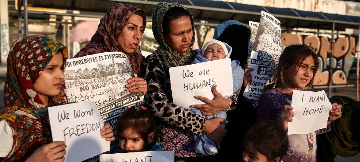 Guardian: Πού πήγαν τα λεφτά που πήραν οι Ελληνες για το προσφυγικό; | iefimerida.gr 2