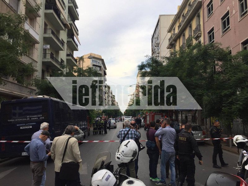 Ισχυρή έκρηξη τραυμάτισε τον Λουκά Παπαδήμο -Παγιδευμένος φάκελος | iefimerida.gr 3