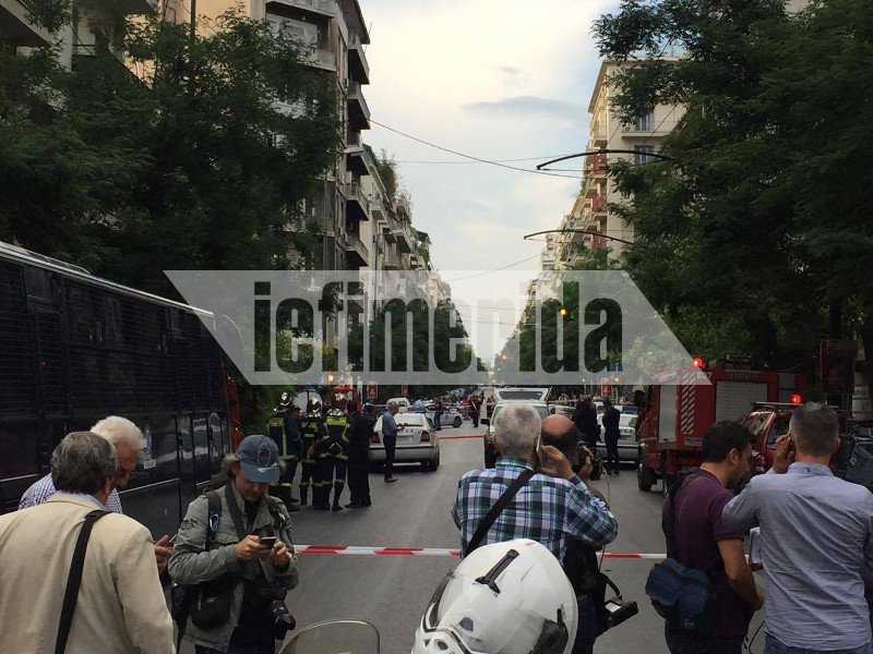 Ισχυρή έκρηξη τραυμάτισε τον Λουκά Παπαδήμο -Παγιδευμένος φάκελος | iefimerida.gr 5