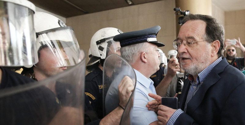 Πρωτομαγιάτικες πορείες: Οι εργαζόμενοι φώναξαν «όχι» στα νέα μέτρα | iefimerida.gr 3