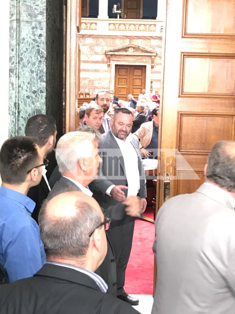 Θύελλα για τον τραμπουκισμό Κασιδιάρη -ΝΔ: Η Χ. Αυγή βάζει πλάτη στο ΣΥΡΙΖΑ | iefimerida.gr 5