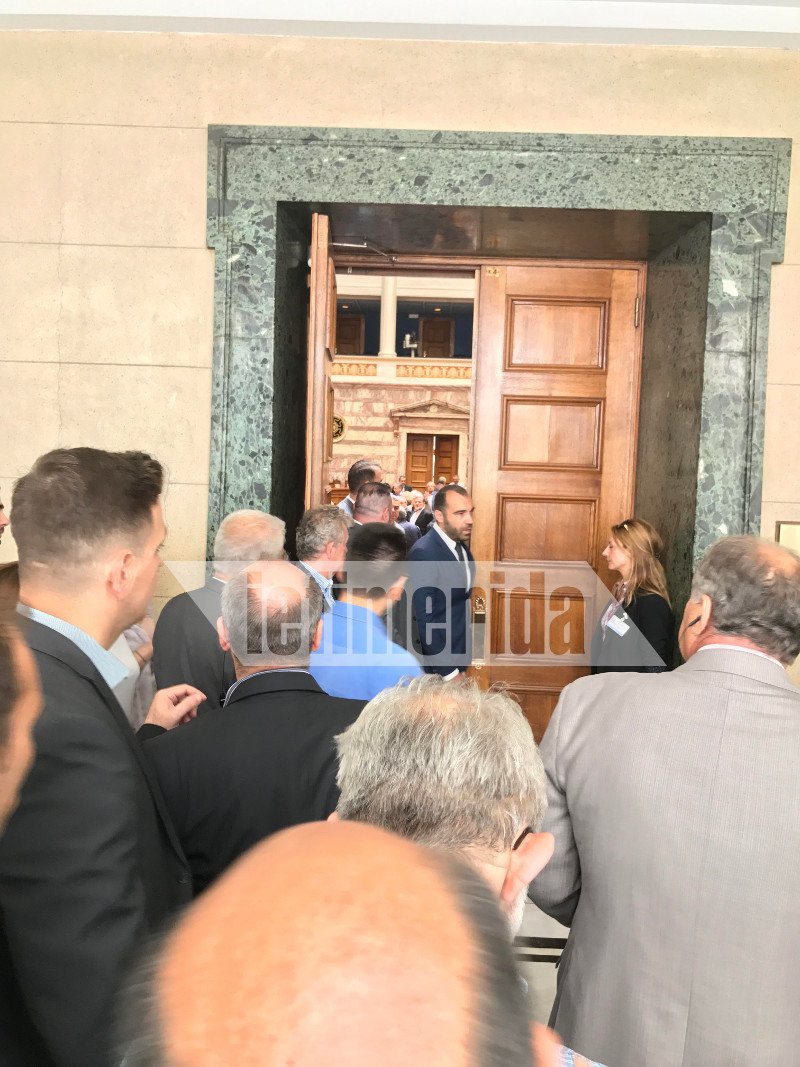 Θύελλα για τον τραμπουκισμό Κασιδιάρη -ΝΔ: Η Χ. Αυγή βάζει πλάτη στο ΣΥΡΙΖΑ | iefimerida.gr 6