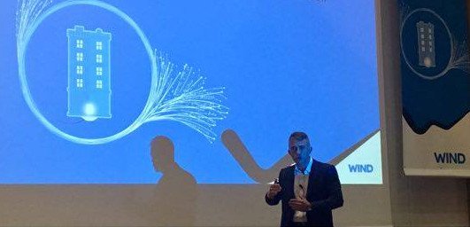 H WIND επενδύει: «Φέρνει» οπτικές ίνες, με τρομερές ταχύτητες | iefimerida.gr 1