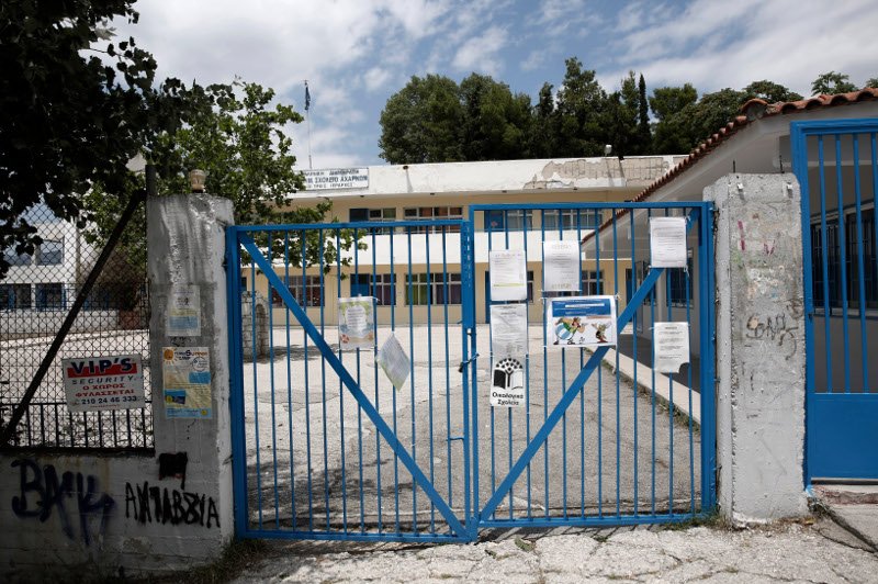 ΕΛ.ΑΣ.: Τεράστια επιχείρηση στο Μενίδι -Ερευνες για το δολοφόνο του μαθητή | iefimerida.gr 11