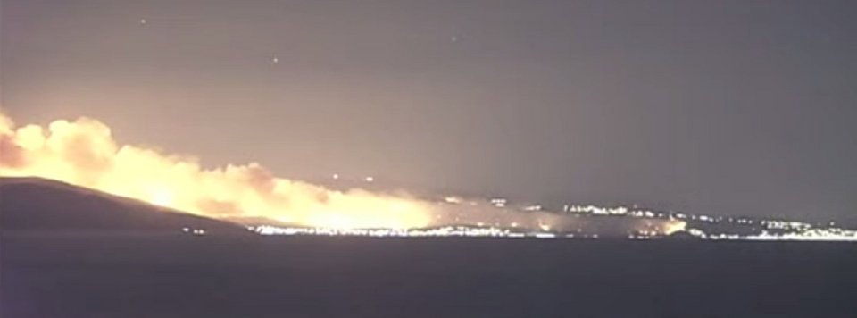 Πύρινη κόλαση: Η φωτιά άφησε καμμένη γη στον Κάλαμο -Καίγεται ο Βαρνάβας | iefimerida.gr 6
