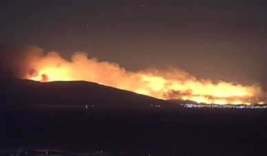 Πύρινη κόλαση: Η φωτιά άφησε καμμένη γη στον Κάλαμο -Καίγεται ο Βαρνάβας | iefimerida.gr 7