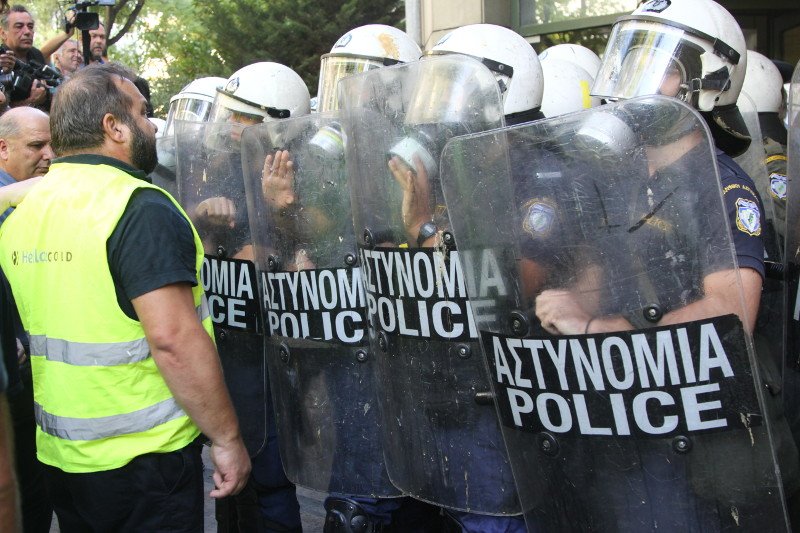 Χημικά στην Eldorado, ελεύθερος ο Ρουβίκωνας -Δύο μέτρα και δύο σταθμά από ΣΥΡΙΖΑ | iefimerida.gr 0