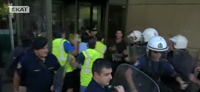 Κατάληψη μεταλλωρύχων στο υπ. Περιβάλλοντος: Δεν φεύγουμε χωρίς τις άδειες | iefimerida.gr 8