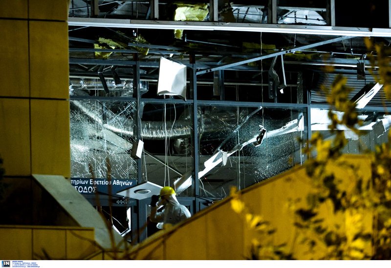 Βόμβα στο Εφετείο: Καταδρομική επίθεση με βανάκι από 4 τρομοκράτες | iefimerida.gr 10