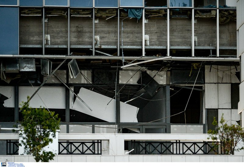 Βόμβα στο Εφετείο: Καταδρομική επίθεση με βανάκι από 4 τρομοκράτες | iefimerida.gr 0