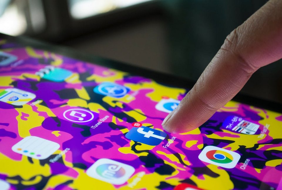 Πρώην στέλεχος του Facebook: Κλείστε τους λογαριασμούς σας, σας προγραμματίζουν | iefimerida.gr 0