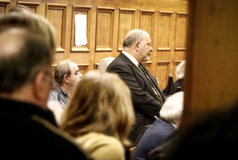 Τσακαλώτος: «Θα πέσει η κυβέρνηση αν δεν ψηφίσετε τις διώξεις για πλειστηριασμούς» | iefimerida.gr 0