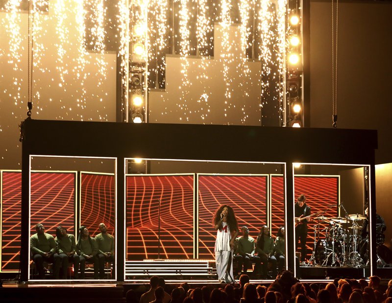 Grammy 2018: Τα τραγούδια και οι τραγουδιστές που βραβεύτηκαν | iefimerida.gr 7