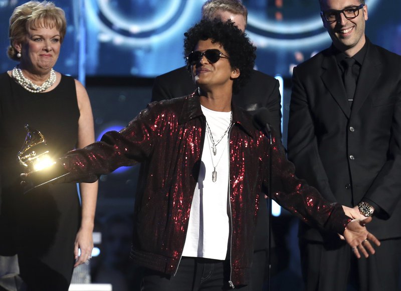 Grammy 2018: Τα τραγούδια και οι τραγουδιστές που βραβεύτηκαν | iefimerida.gr 1