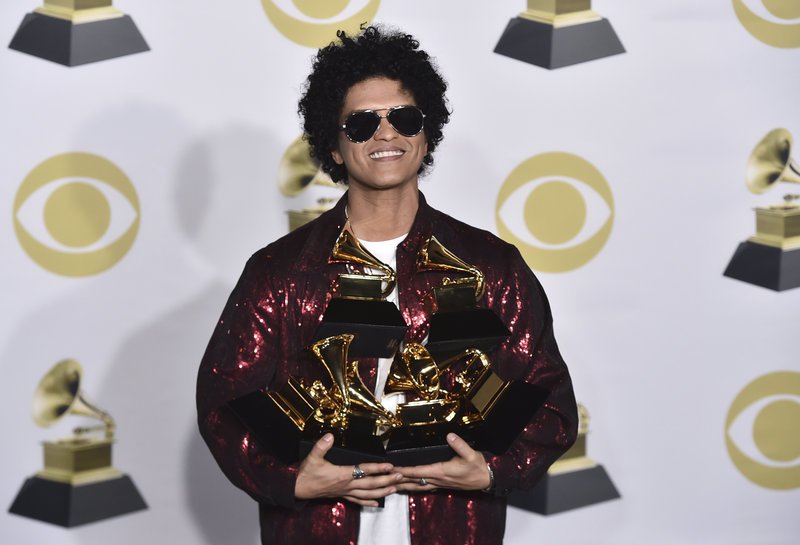 Grammy 2018: Τα τραγούδια και οι τραγουδιστές που βραβεύτηκαν | iefimerida.gr 0