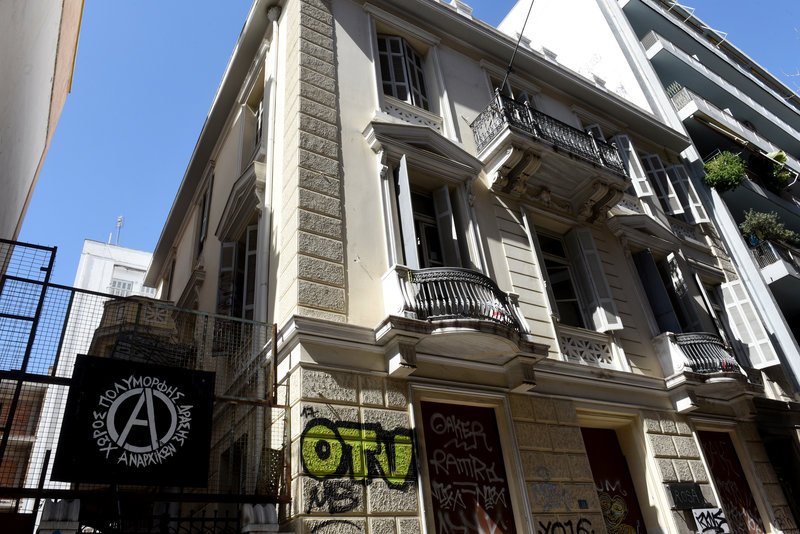 Οι αντιεξουσιαστές κατέλαβαν ξανά το κτίριο της οδού Ζαΐμη στα Εξάρχεια | iefimerida.gr 1