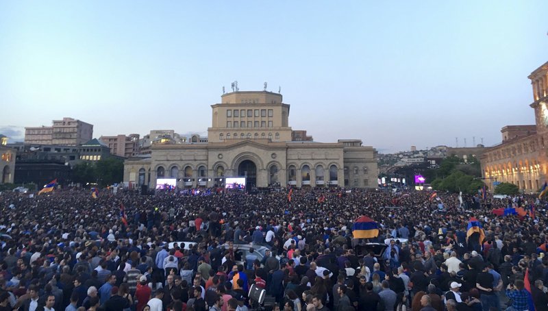 Αρμενία: Βαθαίνει η πολιτική κρίση -Συνεχίζονται οι κινητοποιήσεις | iefimerida.gr 0