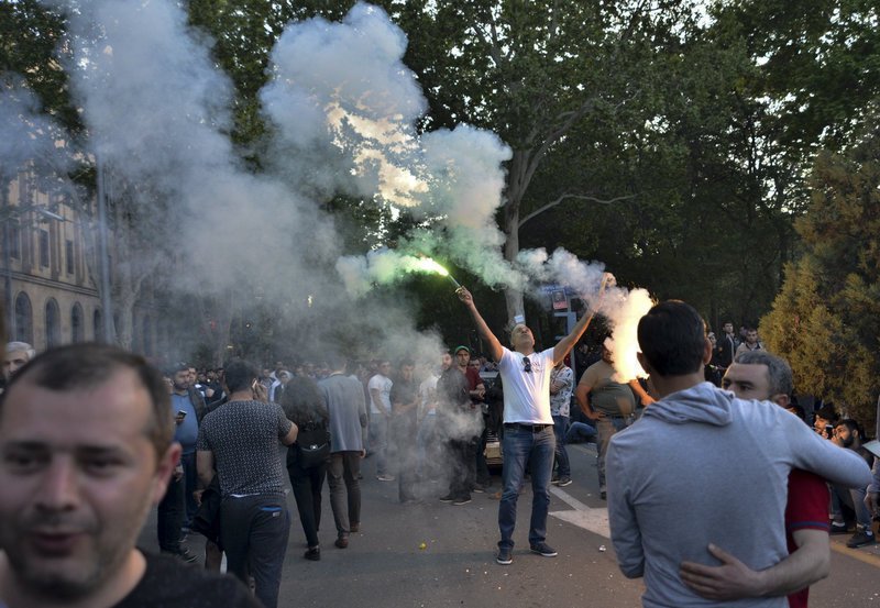 Αρμενία: Βαθαίνει η πολιτική κρίση -Συνεχίζονται οι κινητοποιήσεις | iefimerida.gr 1