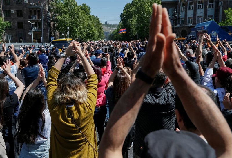 Αρμενία: Βαθαίνει η πολιτική κρίση -Συνεχίζονται οι κινητοποιήσεις | iefimerida.gr 2