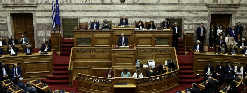 Γιούνκερ στη Βουλή: Σας εξορκίζω, συνεχίστε τις προσπάθειες, κάντε μεταρρυθμίσεις | iefimerida.gr 0