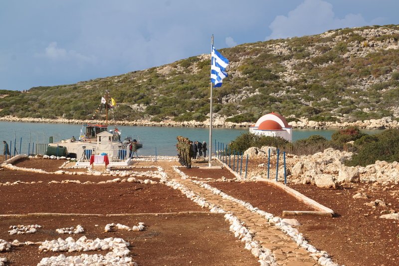 Τουρκικό ελικόπτερο στα 200 μέτρα από τη Ρω -Πυρά στον αέρα από την ελληνική φρουρά | iefimerida.gr 3