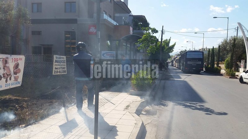 Επεισόδια με οπαδούς ΑΕΚ-ΠΑΟΚ πριν τον τελικό -Μολότοφ,ξύλο,φωτοβολίδες | iefimerida.gr 11