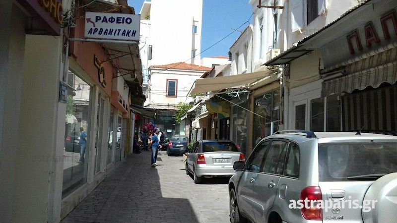Κλειστά καταστήματα & ερημιά σε Λέσβο, Χίο -Εναντίον Τσίπρα | iefimerida.gr 8