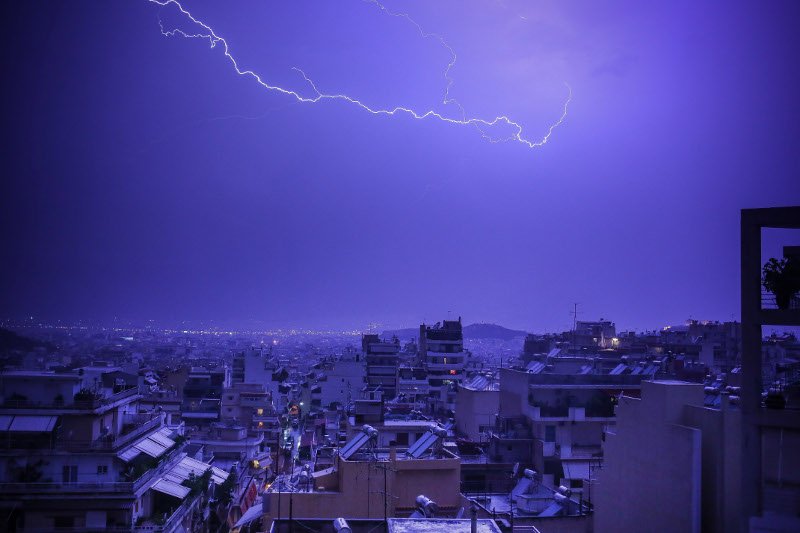 Mπουρίνια σάρωσαν τη χώρα -Εντονες καταιγίδες και σήμερα | iefimerida.gr 0