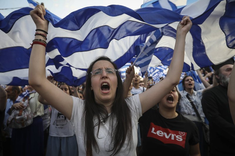 Χιλιάδες πολίτες στους δρόμους για τη Μακεδονία σε 23 πόλεις | iefimerida.gr 0