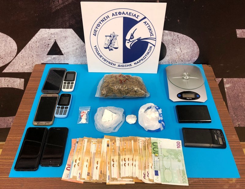 Τι βρήκε η αστυνομία στην έρευνα/ Φωτογραφία astynomia.gr