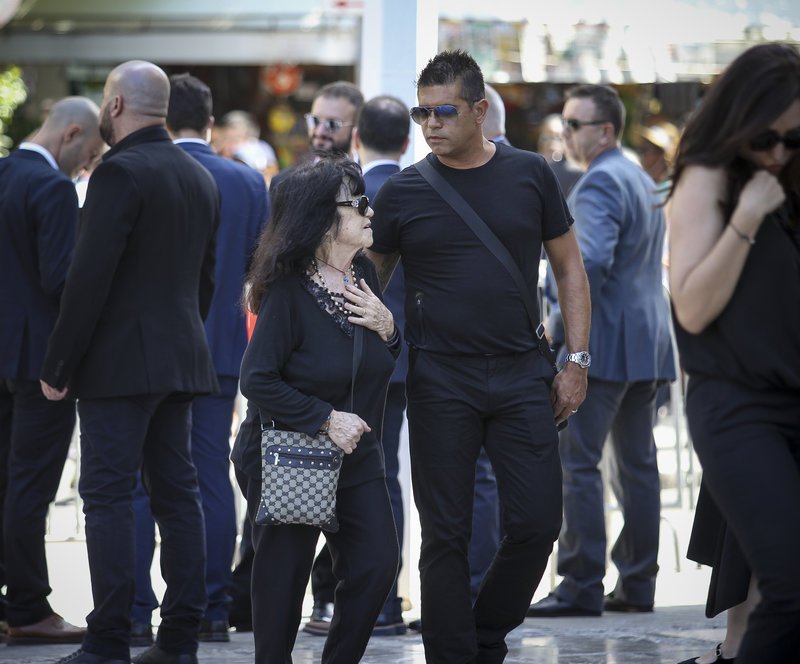 Φίλοι και συγγενείς ήταν εκεί...