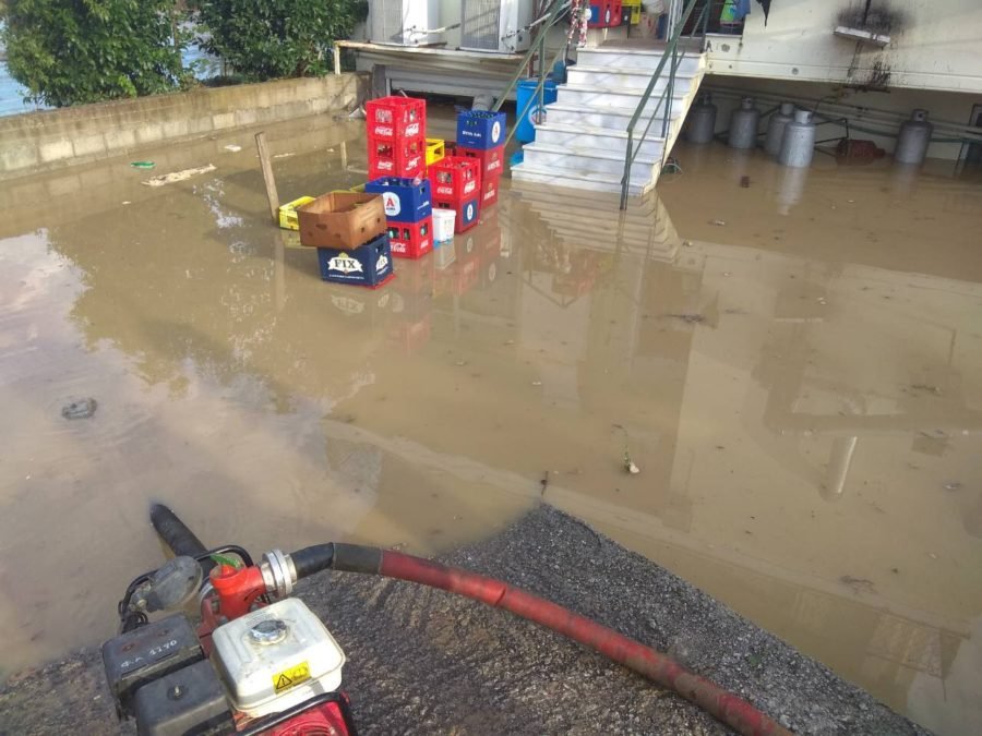 Πλημμύρισαν 6 σπίτια -Η Πυροσβεστική απεγκλώβισε 6 άτομα