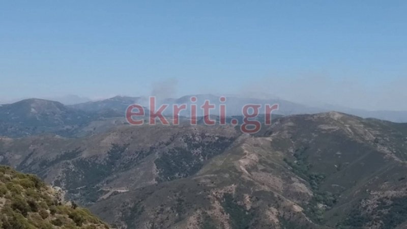 Η φωτιά όπως φαίνεται από μακριά (Φωτογραφία: ekriti)