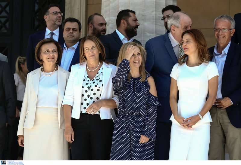 Τέσσερις από τις πολλές κυρίες της παρούσας κυβέρνησης