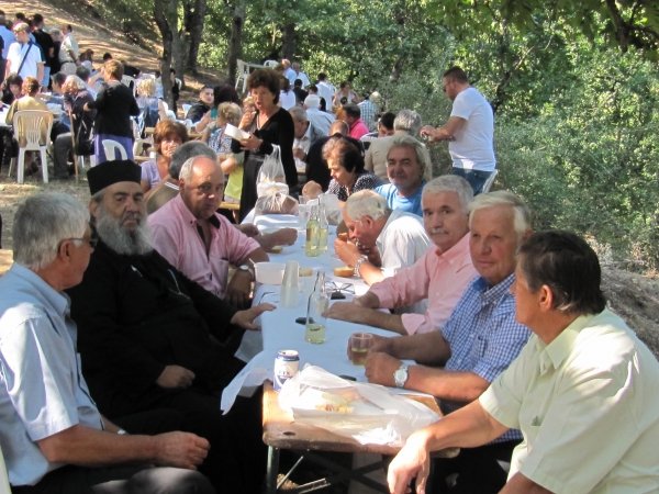 Το έθιμο του φαγητού των εκκλησιών ικανοποιεί την ανάγκη των κατοίκων να επικοινωνήσουν, να γνωριστούν