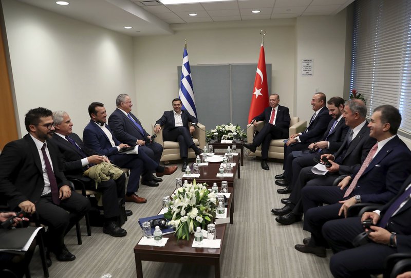 Οι δύο αντιπροσωπείες, Ελλάδας και Τουρκίας -Φωτογραφία: Presidential Press Service via AP, Pool