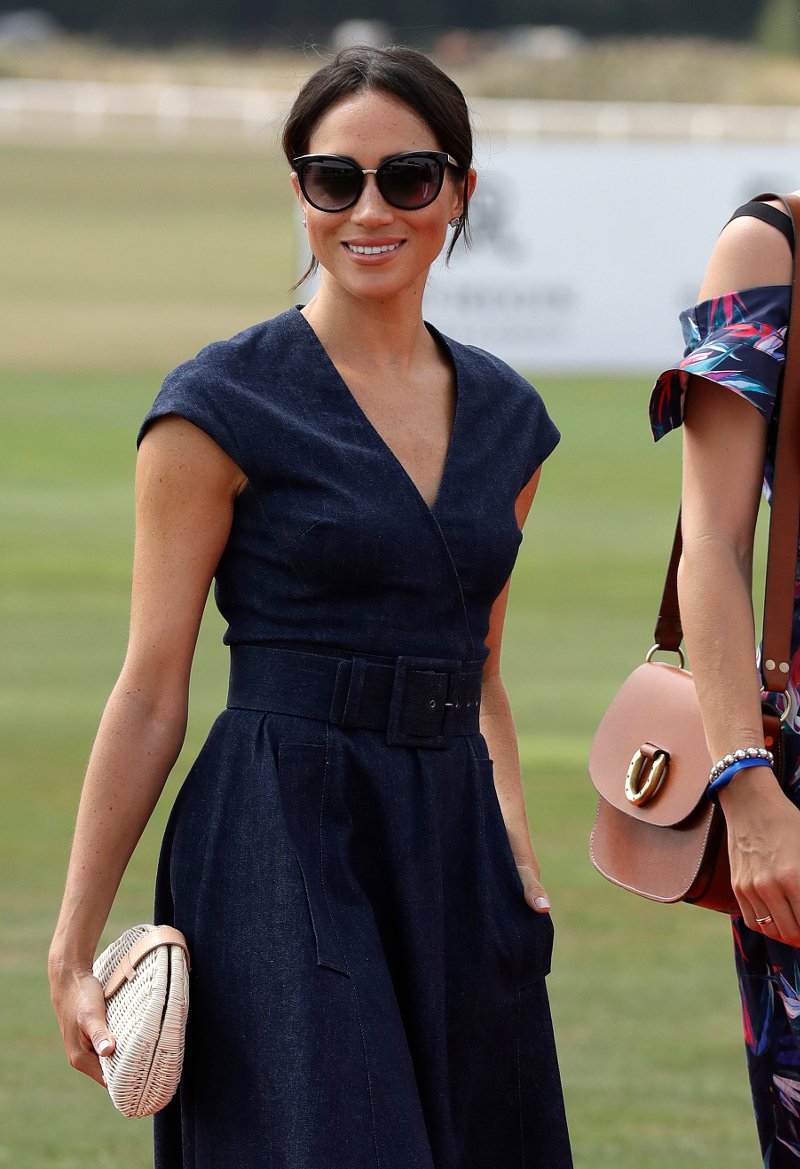 Οι δύο γυναίκες έχουν στήσει το μπλογκ «Meghan's Mirror» που ασχολείται αποκλειστικά με τις εμφανίσεις της δούκισσας του Σάσεξ