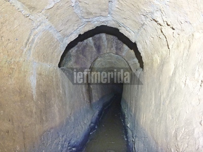 Σύγχρονη ανακατασκευή στοάς του Αδριάνειου Υδραγωγείου