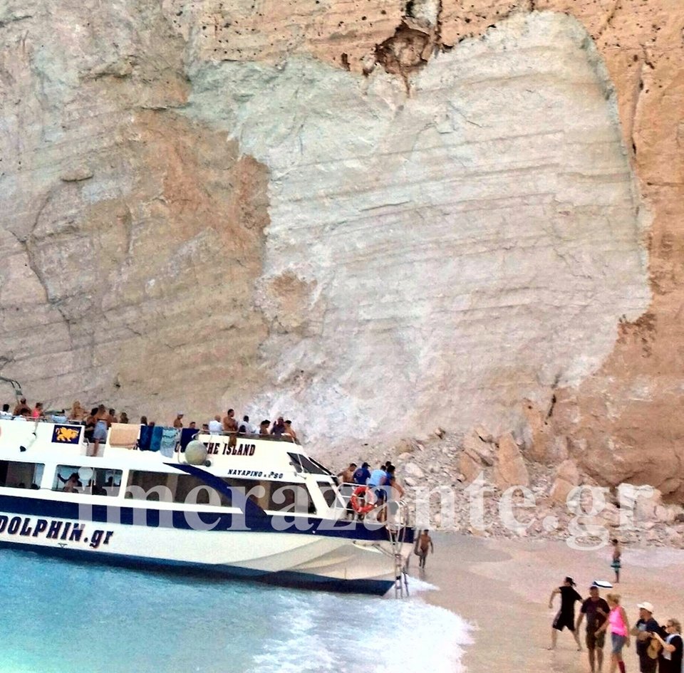 Κατολίσθηση στο Ναυάγιο Ζακύνθου -7 τραυματίες, έρευνες για αγνοούμενους | iefimerida.gr 1