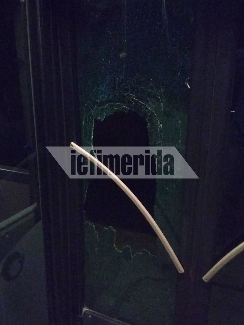 Τρόμος για οδηγούς και επιβάτες λεωφορείων από επιθέσεις με πέτρες -Αλλάζουν δρομολόγια | iefimerida.gr 9