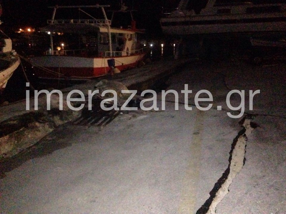 Ο προβλήτας άνοιξε στα δύο