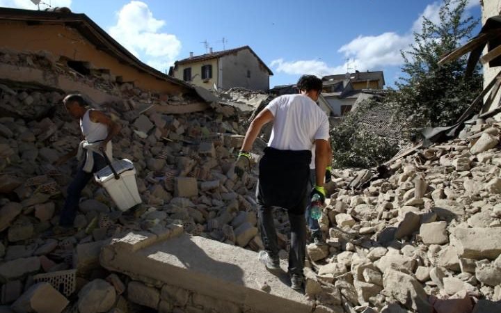 Ανείπωτη τραγωδία στην Ιταλία – Ξεπέρασαν τους 120 οι νεκροί από τον σεισμό, χωριά «εξαφανίστηκαν» | iefimerida.gr 5