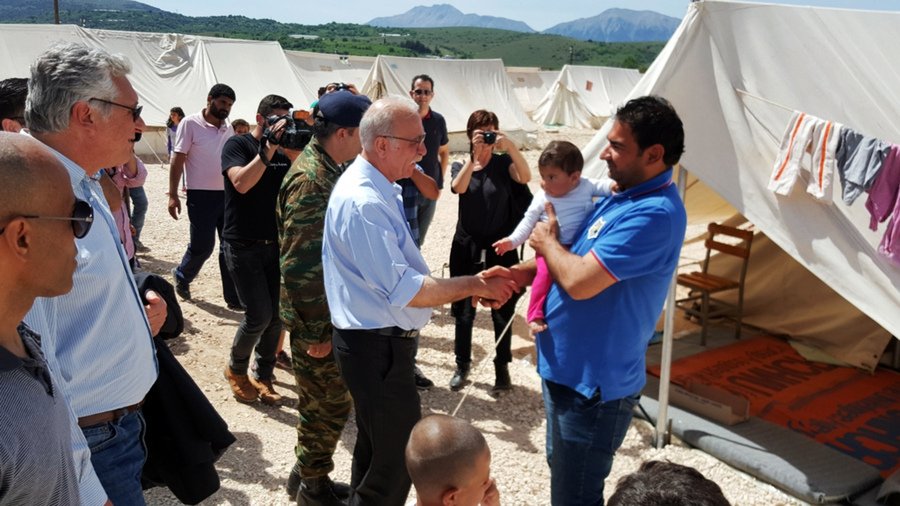 Βίτσας απο Ηπειρο: Προτεραιότητα να εκκενωθούν Πειραιάς και Ειδομένη | iefimerida.gr 1