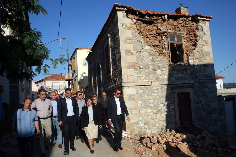 Στη Βρίσα Λέσβου ο Κυριάκος Μητσοτάκης: Αμεση στήριξη στους κατοίκους και απαλλαγή από τον ΕΝΦΙΑ | iefimerida.gr 6