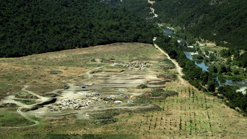 «Η Αρχαιολόγος» - Το βραβευμένο ντοκιμαντέρ προβάλλει το Πολιτιστικό Ιδρυμα Ομίλου Πειραιώς | iefimerida.gr 0