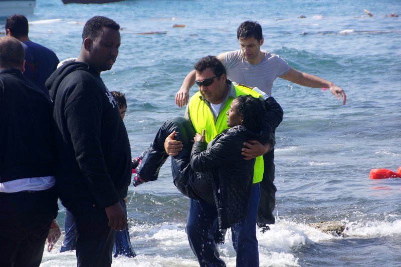 Παγώνει το αίμα: Εικόνες που συγκλονίζουν από την τραγωδία στη Ρόδο – Τέσσερις μετανάστες νεκροί, ανάμεσά τους και ένα παιδί | iefimerida.gr 6