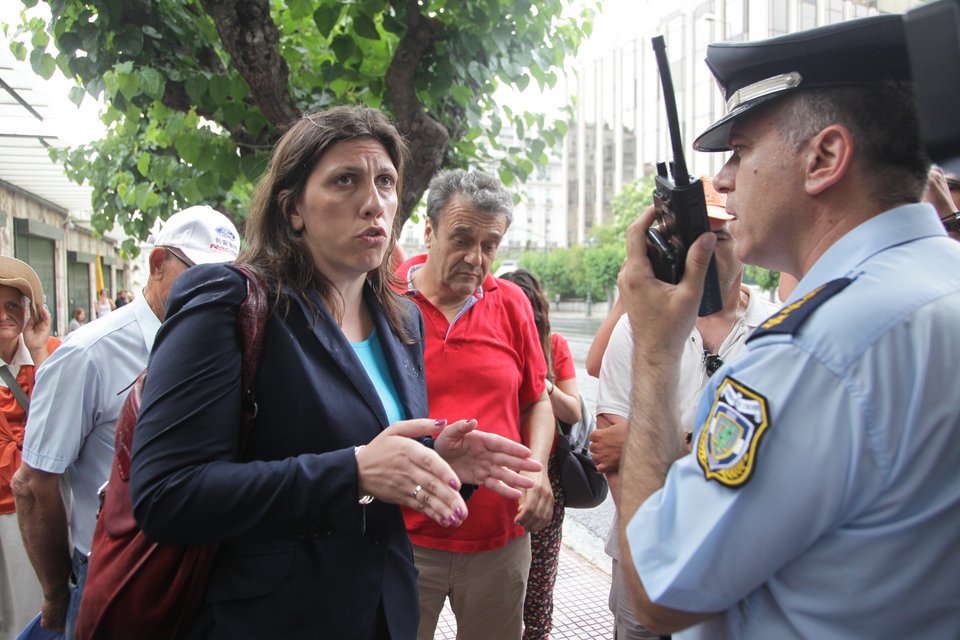 Ποιος είναι ο αστυνομικός διευθυντής στον οποίο επιτέθηκε φραστικά η Ζωή Κωνσταντοπούλου | iefimerida.gr 1